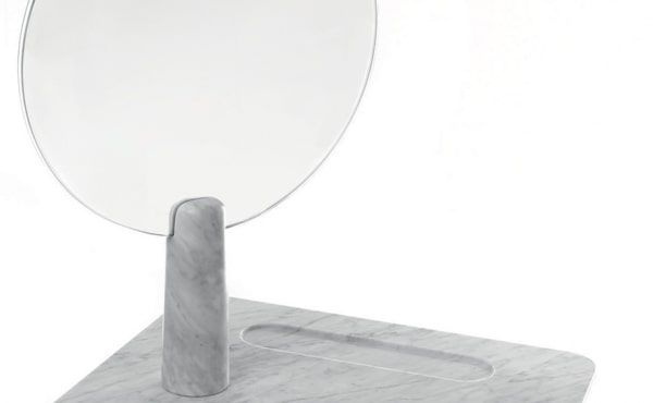 toeletta Isa by Studio Irvine in marmo Bianco di Carrara, finitura levigata.