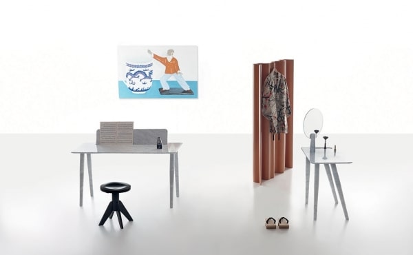 toeletta Isa by Studio Irvine in marmo Bianco di Carrara, finitura levigata.