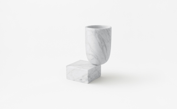 vaso Undervase by nendo in marmo Bianco di Carrara, finitura levigata.