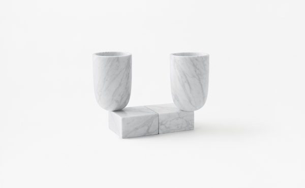 vaso Undervase by nendo in marmo Bianco di Carrara, finitura levigata.